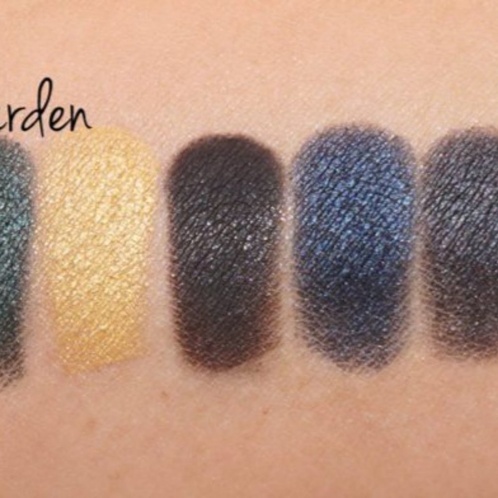 New NARS x Erdem Eyeshadow Palette in Night Garden - Picture 3 of 7